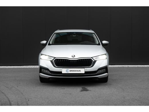 Skoda Octavia Combi 1.4 TSI iV PHEV Business Edition Plus | Carplay | Dodehoek detectie | Stoelverwarming voor ... ActivLease financial lease
