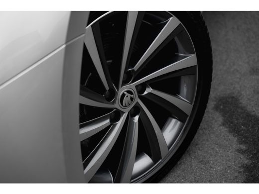 Skoda Octavia Combi 1.4 TSI iV PHEV Business Edition Plus | Carplay | Dodehoek detectie | Stoelverwarming voor ... ActivLease financial lease