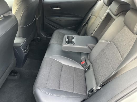 Toyota Corolla 1.8 Hybrid Executive | Navigatie | Elektrische achterklep | Stoel- + stuurverwarming | ActivLease financial lease