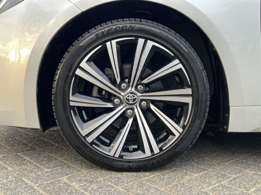 Toyota Corolla 1.8 Hybrid Executive | Navigatie | Elektrische achterklep | Stoel- + stuurverwarming | ActivLease financial lease