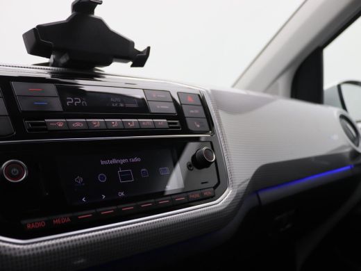 Volkswagen e-up! e-up! Style 260km range SOH 90%, Cruise, CCS, Stoel- en voorruitverwarming, achteruitrijcamera, P... ActivLease financial lease