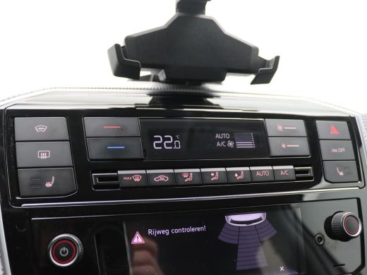 Volkswagen e-up! e-up! Style 260km range SOH 90%, Cruise, CCS, Stoel- en voorruitverwarming, achteruitrijcamera, P... ActivLease financial lease