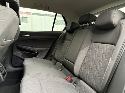 Volkswagen Golf 1.5 eHybrid Life Edition PHEV | Trekhaak | Winter en Multimedia pakket | ActivLease financial lease