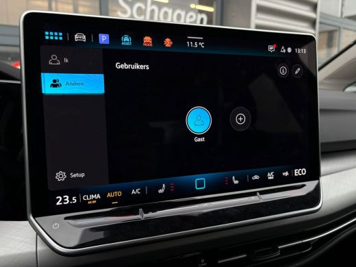 Volkswagen Golf 1.5 eHybrid Life Edition PHEV | Trekhaak | Winter en Multimedia pakket | ActivLease financial lease