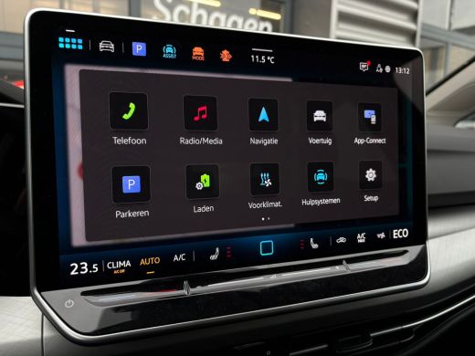 Volkswagen Golf 1.5 eHybrid Life Edition PHEV | Trekhaak | Winter en Multimedia pakket | ActivLease financial lease