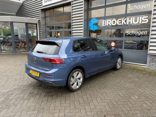 Volkswagen Golf 1.5 eHybrid Life Edition PHEV | Trekhaak | Winter en Multimedia pakket | ActivLease financial lease