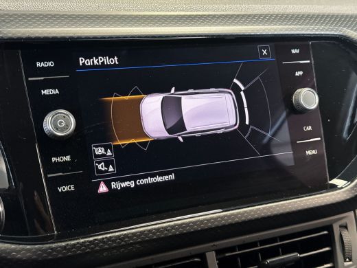 Volkswagen T-Cross 1.0 95pk TSI Life Adaptive Cruise Control | Parkeersensoren voor & achter | Getinte ramen achter ActivLease financial lease