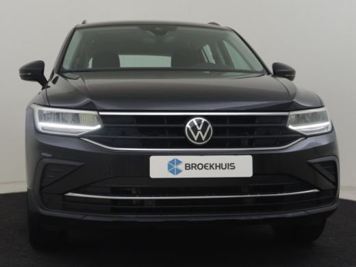 Volkswagen Tiguan 1.4 TSI eHybrid Life 245pk | Cruise control adaptief met Stop&Go | DAB ontvanger | Head-up display ActivLease financial lease
