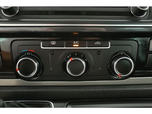 Volkswagen Transporter 2.0 TDI 150PK L2H1 | DC | Automaat | Airco | 2xSchuifdeur | ACC | Carplay | Trekh. | Navi | Parke... ActivLease financial lease