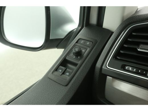 Volkswagen Transporter 2.0 TDI 150PK L2H1 | DC | Automaat | Airco | 2xSchuifdeur | ACC | Carplay | Trekh. | Navi | Parke... ActivLease financial lease