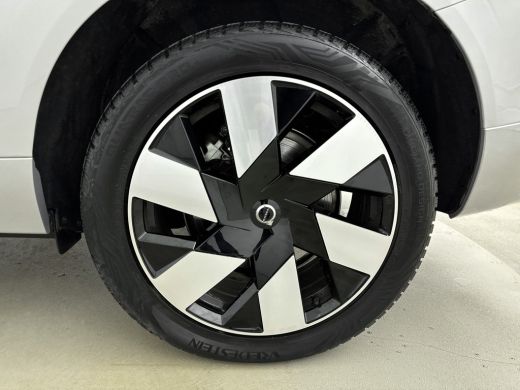 Volvo  XC60 T6 Plug-in hybrid Ultra Dark Long Range | Trekhaak | PDC + 360 Camera | BLIS | Elektrische achter... ActivLease financial lease