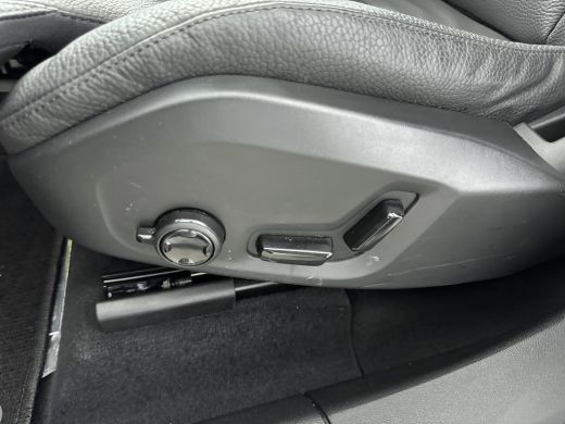 Volvo  XC60 T6 Plug-in hybrid Ultra Dark Long Range | Trekhaak | PDC + 360 Camera | BLIS | Elektrische achter... ActivLease financial lease