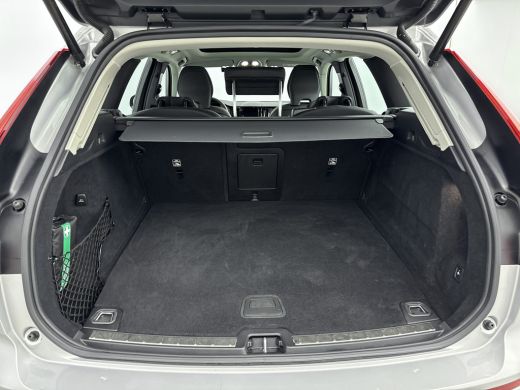 Volvo  XC60 T6 Plug-in hybrid Ultra Dark Long Range | Trekhaak | PDC + 360 Camera | BLIS | Elektrische achter... ActivLease financial lease