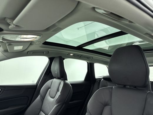 Volvo  XC60 T6 Plug-in hybrid Ultra Dark Long Range | Trekhaak | PDC + 360 Camera | BLIS | Elektrische achter... ActivLease financial lease