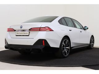 BMW i5 eDrive40 M Sport / Stoelventilatie / Bowers & Wilkins / M Sportonderstel / Comfort Access / Adapt...