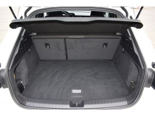 Audi A3 Sportback 35 TFSI 150PK BLACK EDITION | SPORTSTOEL | NAVIGATIE | ActivLease financial lease