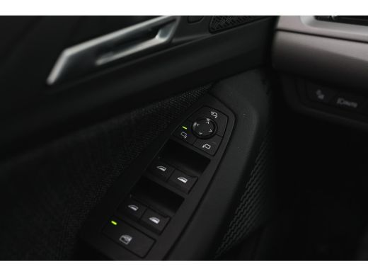 BMW 2 Serie 218i Automaat / Comfort Access / Adaptieve LED / Parking Assistant Plus / Head-up / Live Cockpit ... ActivLease financial lease