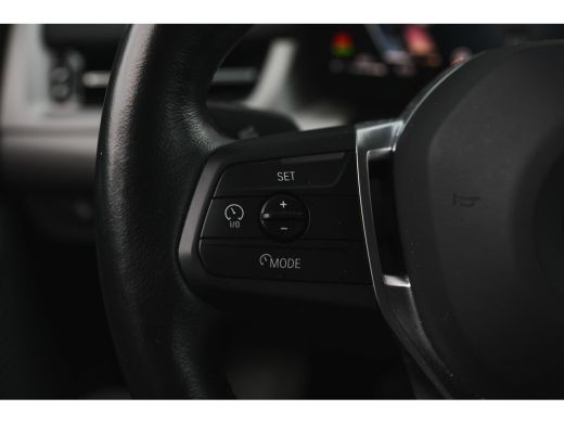 BMW 2 Serie 218i Automaat / Comfort Access / Adaptieve LED / Parking Assistant Plus / Head-up / Live Cockpit ... ActivLease financial lease