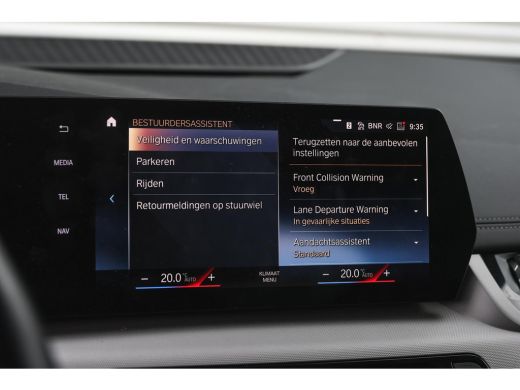 BMW 2 Serie 218i Automaat / Comfort Access / Adaptieve LED / Parking Assistant Plus / Head-up / Live Cockpit ... ActivLease financial lease