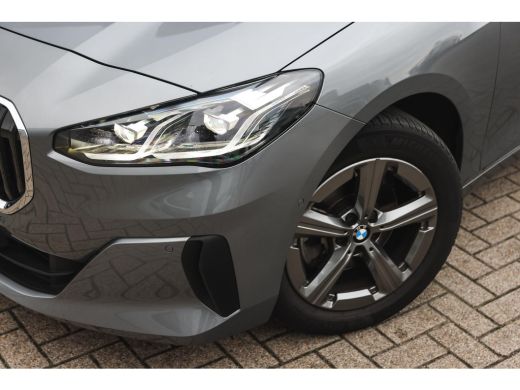 BMW 2 Serie 218i Automaat / Comfort Access / Adaptieve LED / Parking Assistant Plus / Head-up / Live Cockpit ... ActivLease financial lease