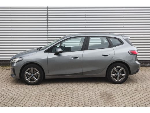 BMW 2 Serie 218i Automaat / Comfort Access / Adaptieve LED / Parking Assistant Plus / Head-up / Live Cockpit ... ActivLease financial lease