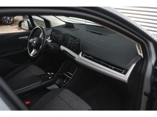 BMW 2 Serie 218i Automaat / Comfort Access / Adaptieve LED / Parking Assistant Plus / Head-up / Live Cockpit ... ActivLease financial lease