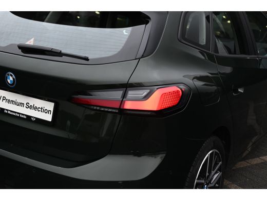 BMW 2 Serie 225e xDrive Automaat / Sportstoelen / Trekhaak / Achteruitrijcamera / Comfort Access / Adaptieve ... ActivLease financial lease
