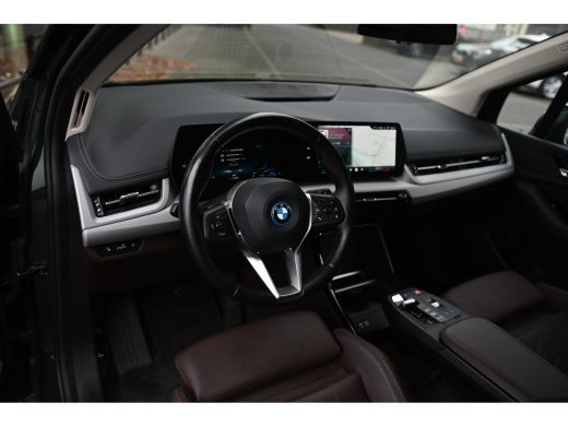 BMW 2 Serie 225e xDrive Automaat / Sportstoelen / Trekhaak / Achteruitrijcamera / Comfort Access / Adaptieve ... ActivLease financial lease