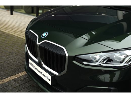 BMW 2 Serie 225e xDrive Automaat / Sportstoelen / Trekhaak / Achteruitrijcamera / Comfort Access / Adaptieve ... ActivLease financial lease