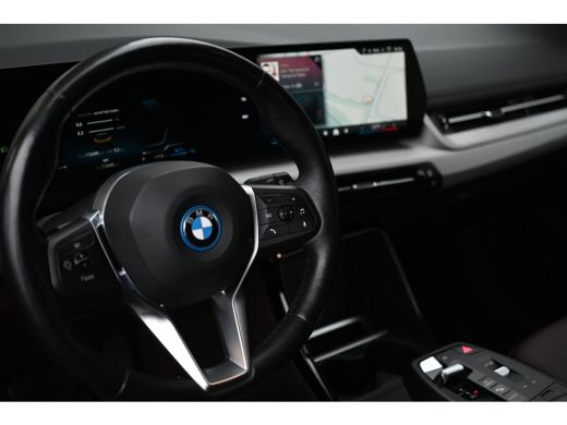 BMW 2 Serie 225e xDrive Automaat / Sportstoelen / Trekhaak / Achteruitrijcamera / Comfort Access / Adaptieve ... ActivLease financial lease