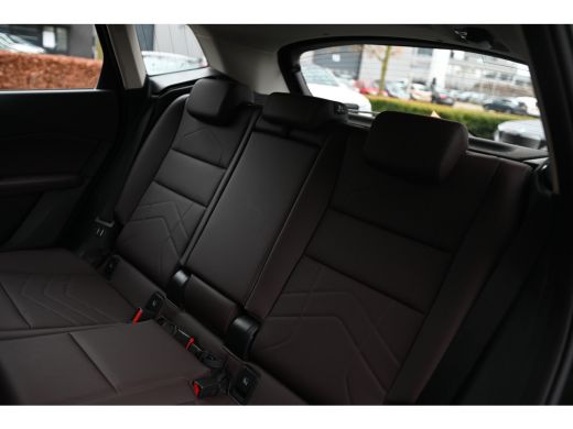 BMW 2 Serie 225e xDrive Automaat / Sportstoelen / Trekhaak / Achteruitrijcamera / Comfort Access / Adaptieve ... ActivLease financial lease