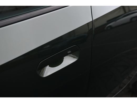 BMW 2 Serie 225e xDrive Automaat / Sportstoelen / Trekhaak / Achteruitrijcamera / Comfort Access / Adaptieve ... ActivLease financial lease