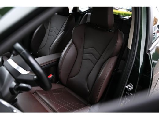 BMW 2 Serie 225e xDrive Automaat / Sportstoelen / Trekhaak / Achteruitrijcamera / Comfort Access / Adaptieve ... ActivLease financial lease