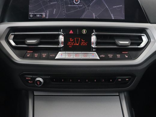 BMW 3 Serie 318i Business Edition | Stoelverwarming | Camera | Carplay | Live Cockpit | Full LED | Navigatie ... ActivLease financial lease