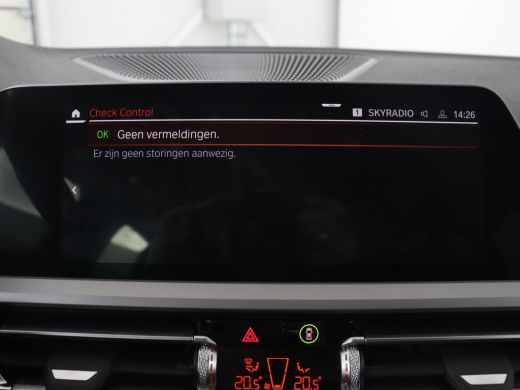 BMW 3 Serie 318i Business Edition | Stoelverwarming | Camera | Carplay | Live Cockpit | Full LED | Navigatie ... ActivLease financial lease