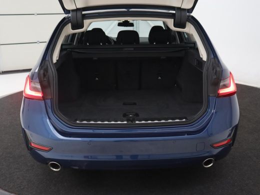 BMW 3 Serie 318i Business Edition | Stoelverwarming | Camera | Carplay | Live Cockpit | Full LED | Navigatie ... ActivLease financial lease