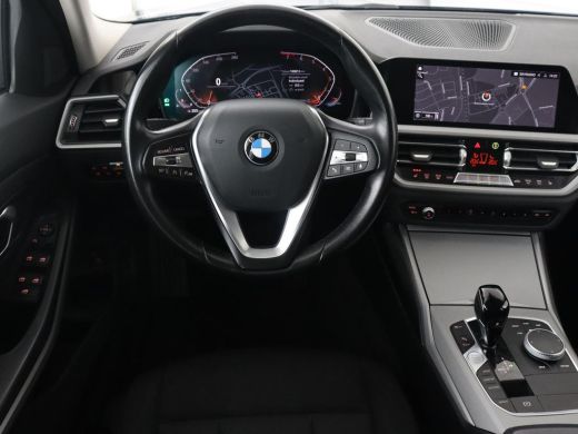 BMW 3 Serie 318i Business Edition | Stoelverwarming | Camera | Carplay | Live Cockpit | Full LED | Navigatie ... ActivLease financial lease