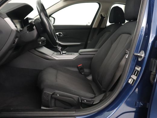 BMW 3 Serie 318i Business Edition | Stoelverwarming | Camera | Carplay | Live Cockpit | Full LED | Navigatie ... ActivLease financial lease