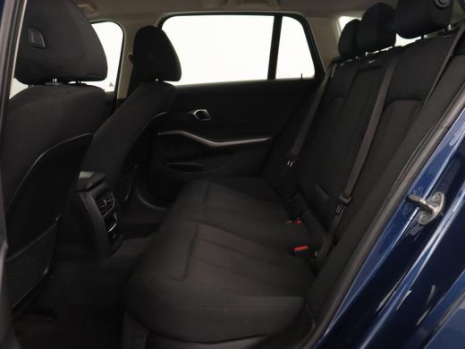 BMW 3 Serie 318i Business Edition | Stoelverwarming | Camera | Carplay | Live Cockpit | Full LED | Navigatie ... ActivLease financial lease