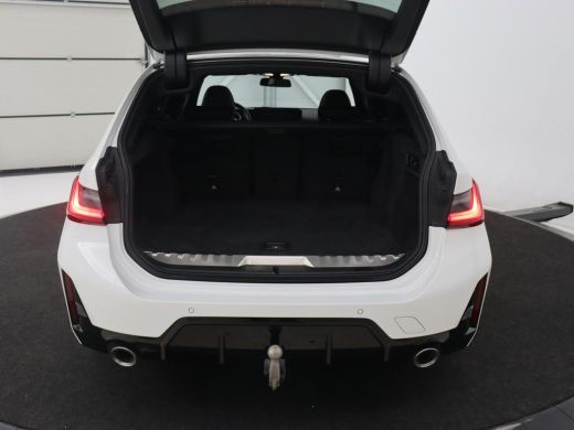 BMW 3 Serie 320e M Sport | Panoramadak | Trekhaak | Stoelverwarming | Carplay | Sportstoelen | Leder/Alcantar... ActivLease financial lease