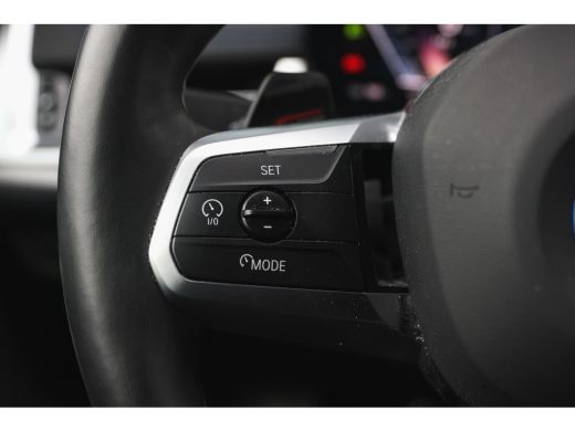 BMW iX1 eDrive20 M Sport / Sportstoelen / Achteruitrijcamera / M Adaptief onderstel / Comfort Access / Ad... ActivLease financial lease