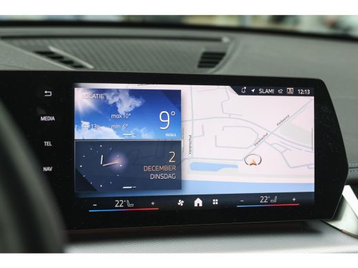 BMW iX1 eDrive20 M Sport / Sportstoelen / Achteruitrijcamera / M Adaptief onderstel / Comfort Access / Ad... ActivLease financial lease