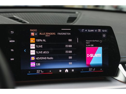 BMW iX1 eDrive20 M Sport / Sportstoelen / Achteruitrijcamera / M Adaptief onderstel / Comfort Access / Ad... ActivLease financial lease