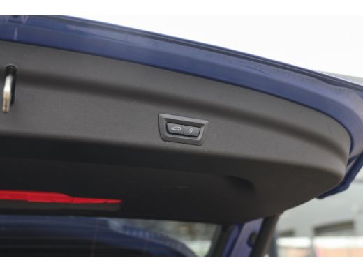 BMW iX1 eDrive20 M Sport / Sportstoelen / Achteruitrijcamera / M Adaptief onderstel / Comfort Access / Ad... ActivLease financial lease