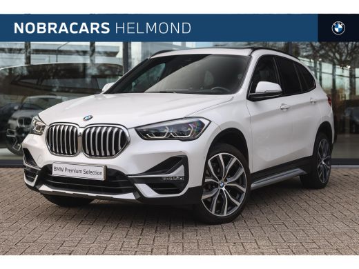 BMW X1 sDrive20i High Executive xLine Automaat / Panoramadak / Trekhaak / Sportstoelen / Achteruitrijcam...