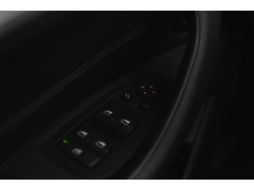 BMW X1 sDrive20i High Executive xLine Automaat / Panoramadak / Trekhaak / Sportstoelen / Achteruitrijcam... ActivLease financial lease