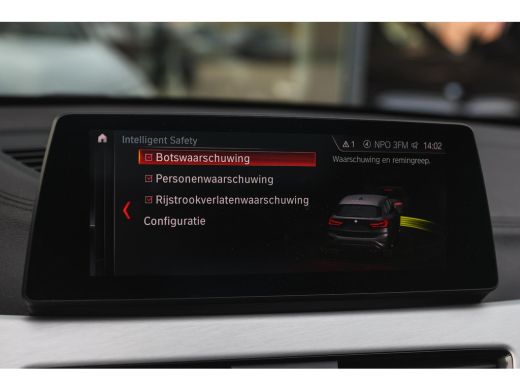 BMW X1 sDrive20i High Executive xLine Automaat / Panoramadak / Trekhaak / Sportstoelen / Achteruitrijcam... ActivLease financial lease