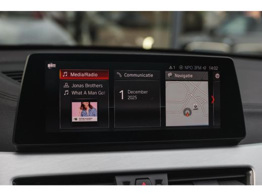 BMW X1 sDrive20i High Executive xLine Automaat / Panoramadak / Trekhaak / Sportstoelen / Achteruitrijcam... ActivLease financial lease