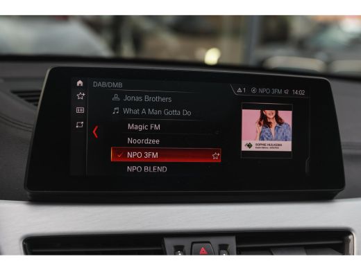 BMW X1 sDrive20i High Executive xLine Automaat / Panoramadak / Trekhaak / Sportstoelen / Achteruitrijcam... ActivLease financial lease