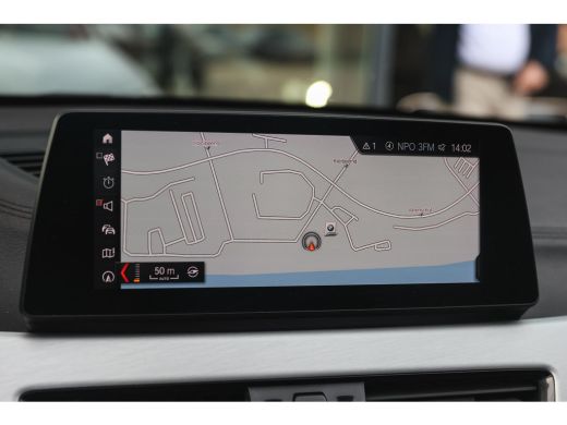 BMW X1 sDrive20i High Executive xLine Automaat / Panoramadak / Trekhaak / Sportstoelen / Achteruitrijcam... ActivLease financial lease